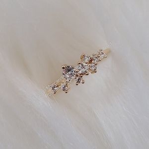 ❤️NEW Dainty Goldtone Staggered Gemstones Rhinestones Bling Ring, 6